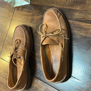Brown sperry “Gold cup” loafers